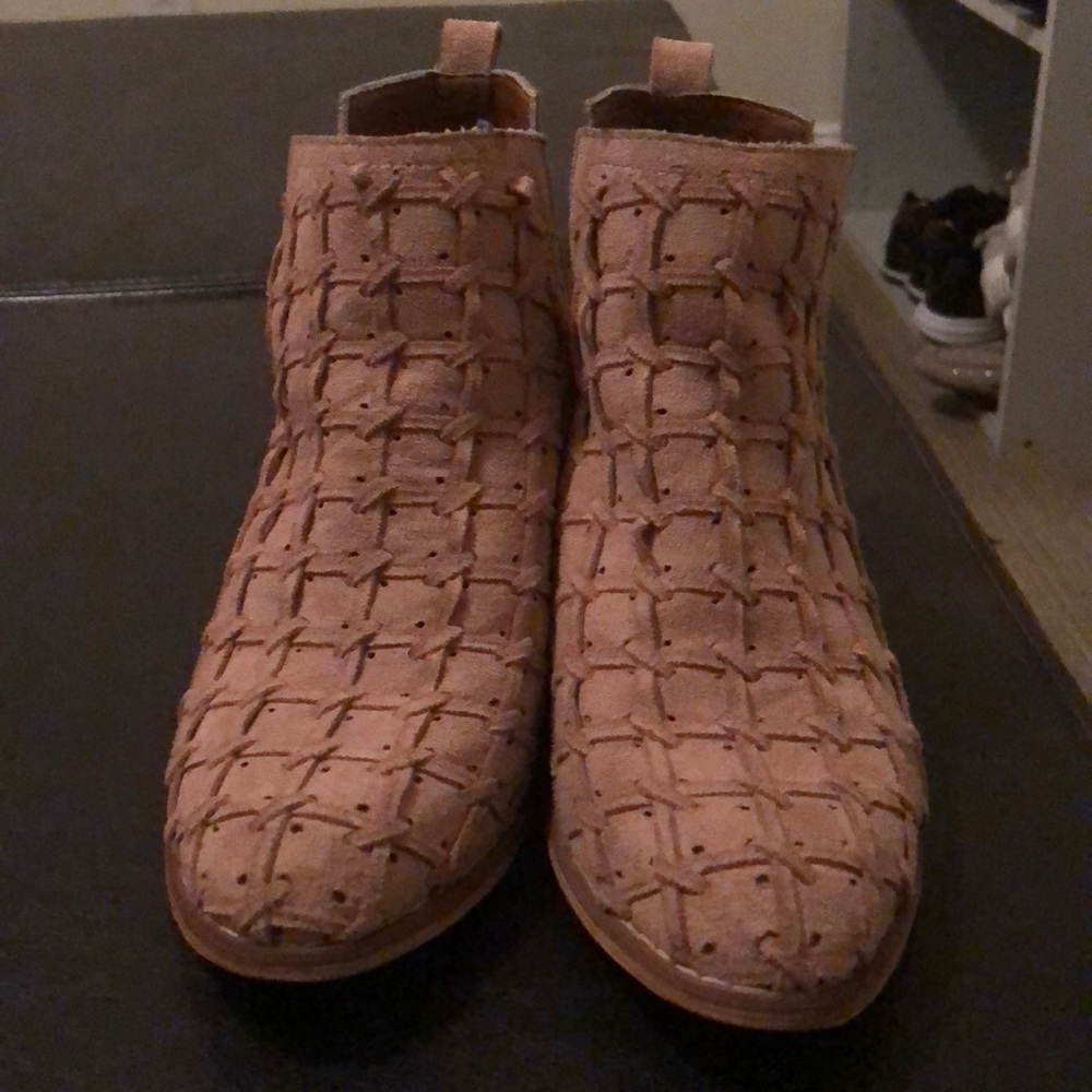 MiiM blush booties